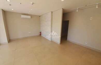 Imagem: O depósito possui 2 Vagas na garagem e 81m² de Área e está