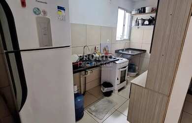 Imagem: O apartamento possui 2 Dormitórios, 1 Banheiro, 1 Vaga na garagem