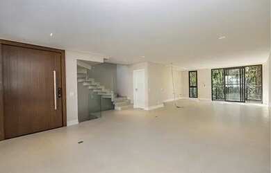 Imagem 6: Sobrado Luxuoso com 3 dormitórios à venda por R$ 2.999.999 - Santa Felicidade...