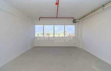 Imagem: O depósito possui 1 Vaga na garagem, 80m² de Área e está