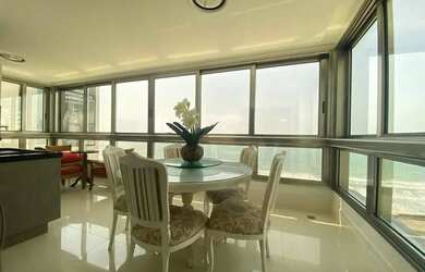 Imagem: O apartamento possui 5 Dormitórios, 5 Banheiros, 5 Vagas na