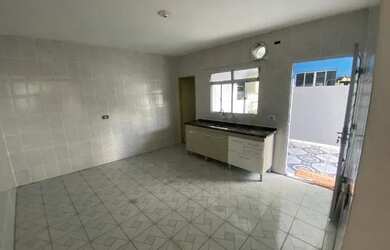 Imagem 6: Sobrado Amplo no Jardim Peri - 2 Quartos, 2 Banheiros, Sala e Cozinha...