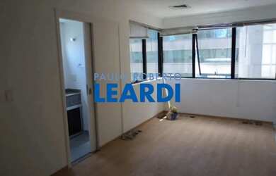 Imagem: O depósito possui 1 Vaga na garagem, 40m² de Área e está