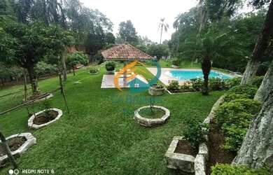 Imagem 3: Chácara em Arujá. Piscina, Churrasqueirae80m² de Área