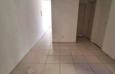 Imagem: O apartamento possui 2 Dormitórios, 1 Banheiro, 2 Vagas na