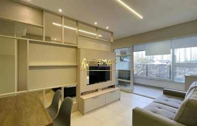 Imagem: O apartamento possui 1 Dormitório, 1 Banheiro, 1 Vaga na garagem