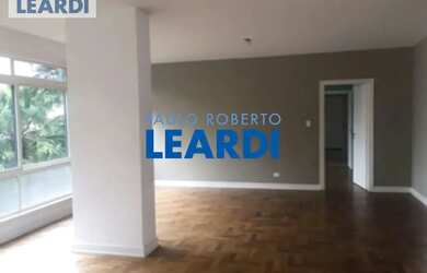 Imagem: O apartamento possui 5 Dormitórios, 5 Banheiros, 2 Vagas na