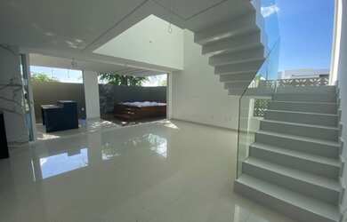 Imagem 4: Casa no Condomínio. Piscina, Varanda, 200m² de Áreae2 Vagas na garagem