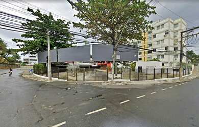 Imagem: O depósito possui 5 Vagas na garagem, 1.395m² de Área e