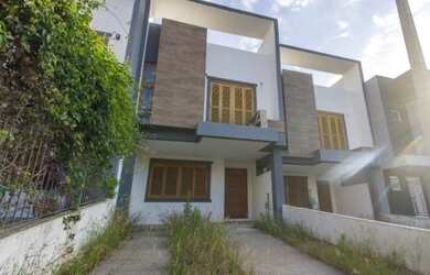 Imagem 1: Porto Alegre - Casa Padrão - Portal do Guarujá