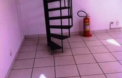 Imagem: O depósito possui 30m² de Área e está localizado em Barro