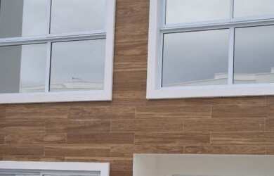 Imagem 4: Casa Duplex. Piscina, Churrasqueira, 90m² de Áreae2 Vagas na garagem