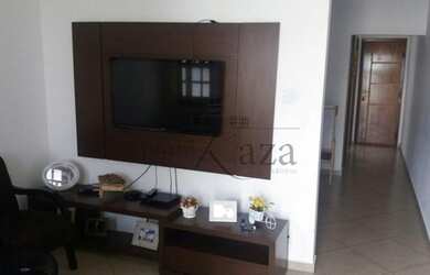 Imagem: A casa possui 3 Dormitórios, 3 Banheiros, 2 Vagas na garagem