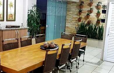 Imagem: A casa em condomínio possui 3 Dormitórios, 3 Banheiros, 2