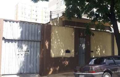 Imagem: O depósito possui 4 Vagas na garagem, 111m² de Área e está