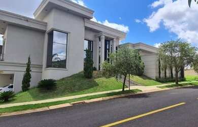 Imagem: A casa em condomínio à venda possui 4 Dormitórios, 5 Banheiros