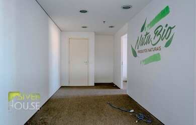 Imagem: O depósito possui 2 Vagas na garagem e 60m² de Área e está