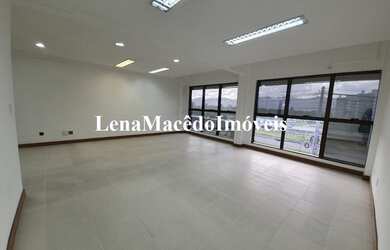 Imagem: O depósito possui 1 Vaga na garagem, 55m² de Área e está