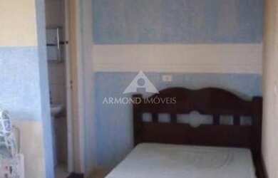 Imagem: A casa possui 2 Dormitórios, 2 Banheiros, 2 Vagas na garagem