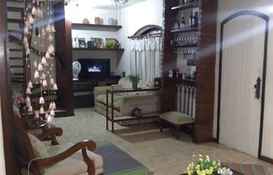 Imagem: A casa em condomínio possui 4 Dormitórios, 3 Banheiros, 1