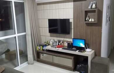 Imagem: O apartamento possui 2 Dormitórios, 1 Banheiro, 1 Vaga na garagem