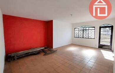 Imagem: O depósito possui 2 Vagas na garagem, 100m² de Área e está