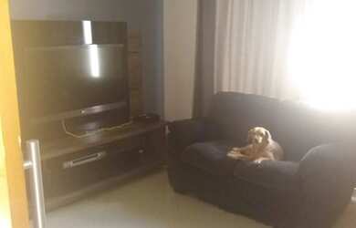 Imagem: A casa possui 4 Dormitórios, 5 Banheiros, 2 Vagas na garagem