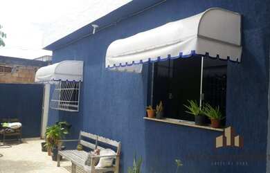 Imagem: A casa possui 4 Dormitórios, 3 Banheiros, 2 Vagas na garagem