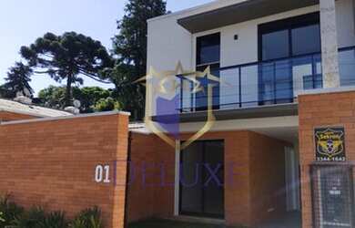 Imagem: A casa possui 3 Dormitórios, 3 Banheiros, 2 Vagas na garagem