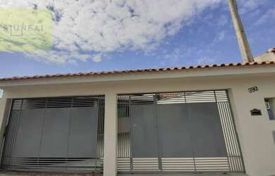 Imagem: A casa possui 2 Dormitórios, 1 Banheiro, 195m² de Área e