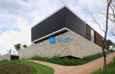 Imagem: A casa possui 5 Dormitórios, 2 Banheiros, 750m² de Área e