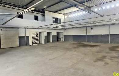 Imagem: O depósito possui 350m² de Área e está localizado em Caixa