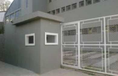 Imagem: O depósito possui 5 Vagas na garagem, 2.447m² de Área e