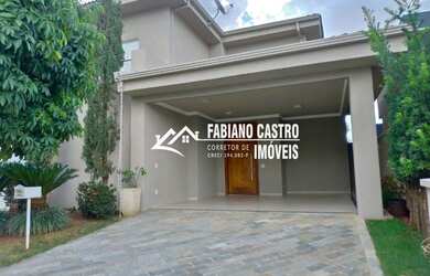 Imagem: A casa em condomínio possui 5 Dormitórios, 5 Banheiros, 2