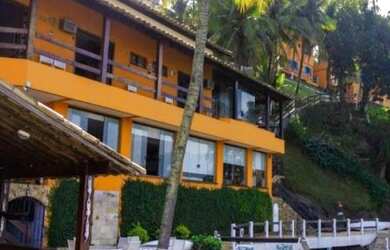 Imagem: A casa em condomínio possui 5 Dormitórios, 5 Banheiros, 5