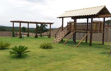 Imagem: O terreno possui 1000m² de Área e está localizado em Jaboticatubas