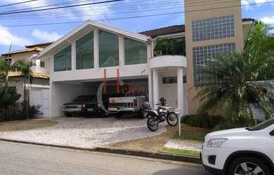 Imagem: A casa em condomínio possui 4 Dormitórios, 1 Banheiro, 5 Vagas