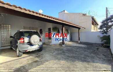 Imagem: A casa possui 2 Dormitórios, 1 Banheiro, 4 Vagas na garagem