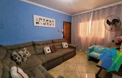 Imagem: A casa possui 2 Dormitórios, 3 Banheiros, 1 Vaga na garagem