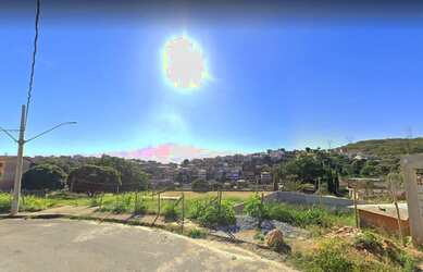 Imagem: O terreno possui 227m² de Área e está localizado em Solar