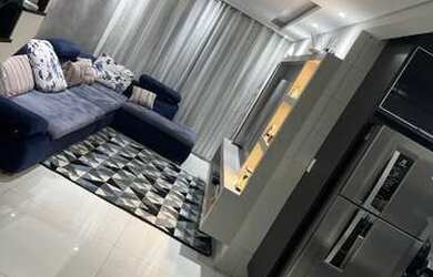 Imagem: A casa possui 2 Dormitórios, 2 Banheiros, 2 Vagas na garagem