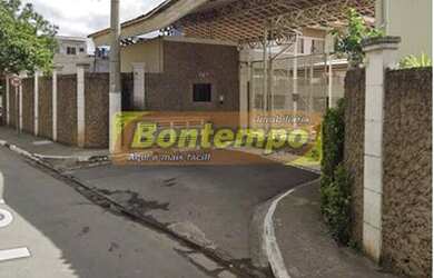 Imagem: A casa possui 2 Dormitórios, 2 Banheiros, 2 Vagas na garagem