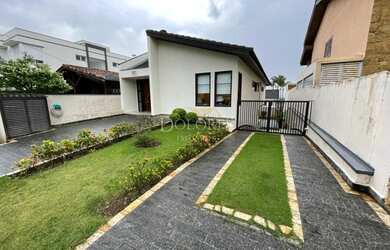 Imagem: A casa em condomínio possui 3 Dormitórios, 3 Banheiros, 200m²