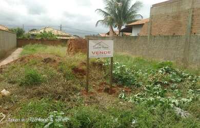 Imagem 5: Lote plano ,com asfalto e vizinhos em ambos os lado, Bairro Bela São...
