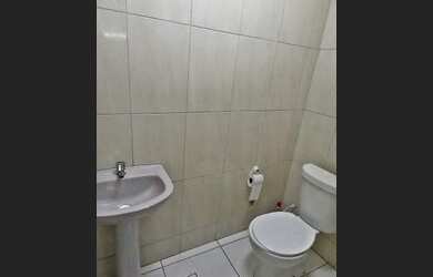 Imagem 2: Vendo ou Alugo Galpão 350m² com salas, mesanino, L. de Freitas