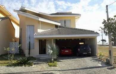 Imagem: A casa em condomínio possui 4 Dormitórios, 3 Banheiros, 2