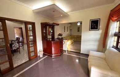 Imagem: A casa em condomínio possui 5 Dormitórios, 5 Banheiros, 5