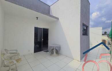 Imagem: A casa possui 4 Dormitórios, 5 Banheiros, 2 Vagas na garagem