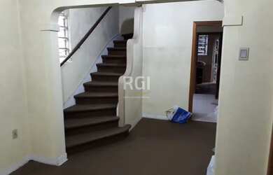 Imagem: A casa possui 5 Dormitórios, 4 Banheiros, 3 Vagas na garagem