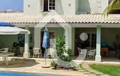 Imagem: A casa em condomínio possui 4 Dormitórios, 5 Banheiros, 2